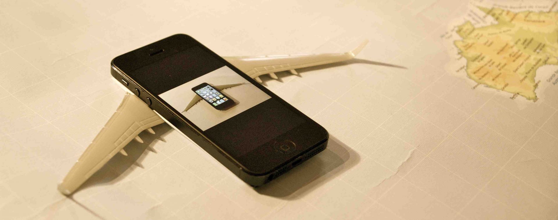 Pourquoi fautil mettre son téléphone en mode « avion » dans l’avion