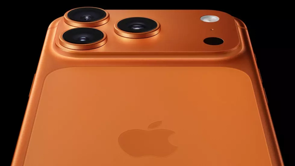 apple iphone 17 pro camera close up 250909 big.jpg.large